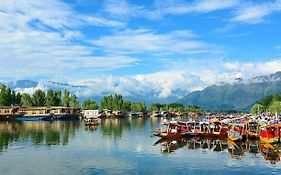 Hotel Green Leaf Srinagar